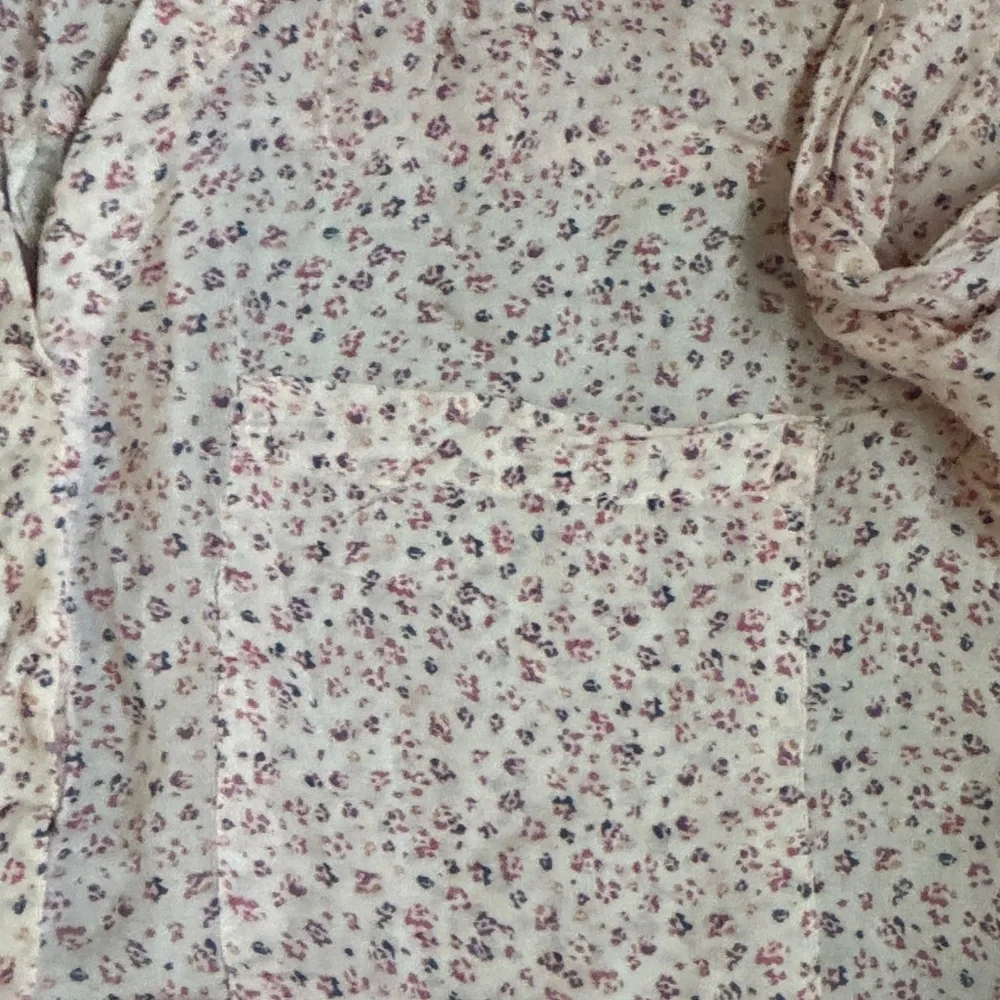 Cloth & Stone Light Pink Floral Blouse - Picture 6 of 6